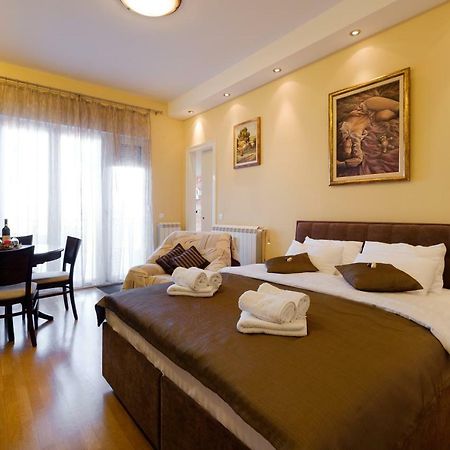 Jolie Apartment Belgrade Exterior photo