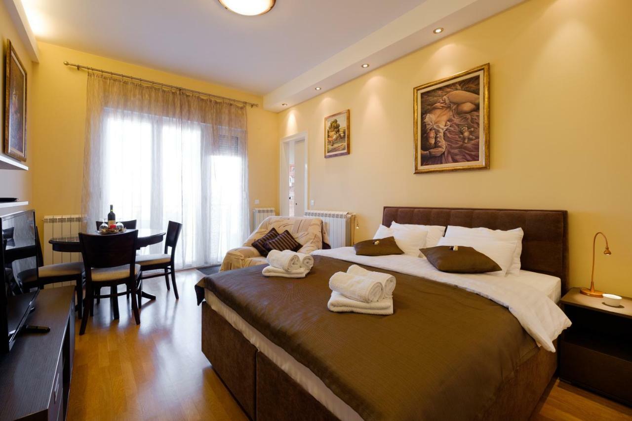 Jolie Apartment Belgrade Exterior photo