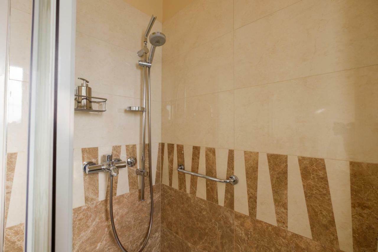 Jolie Apartment Belgrade Exterior photo