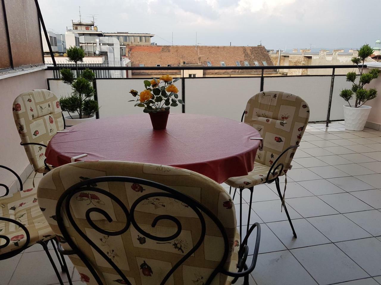 Jolie Apartment Belgrade Exterior photo