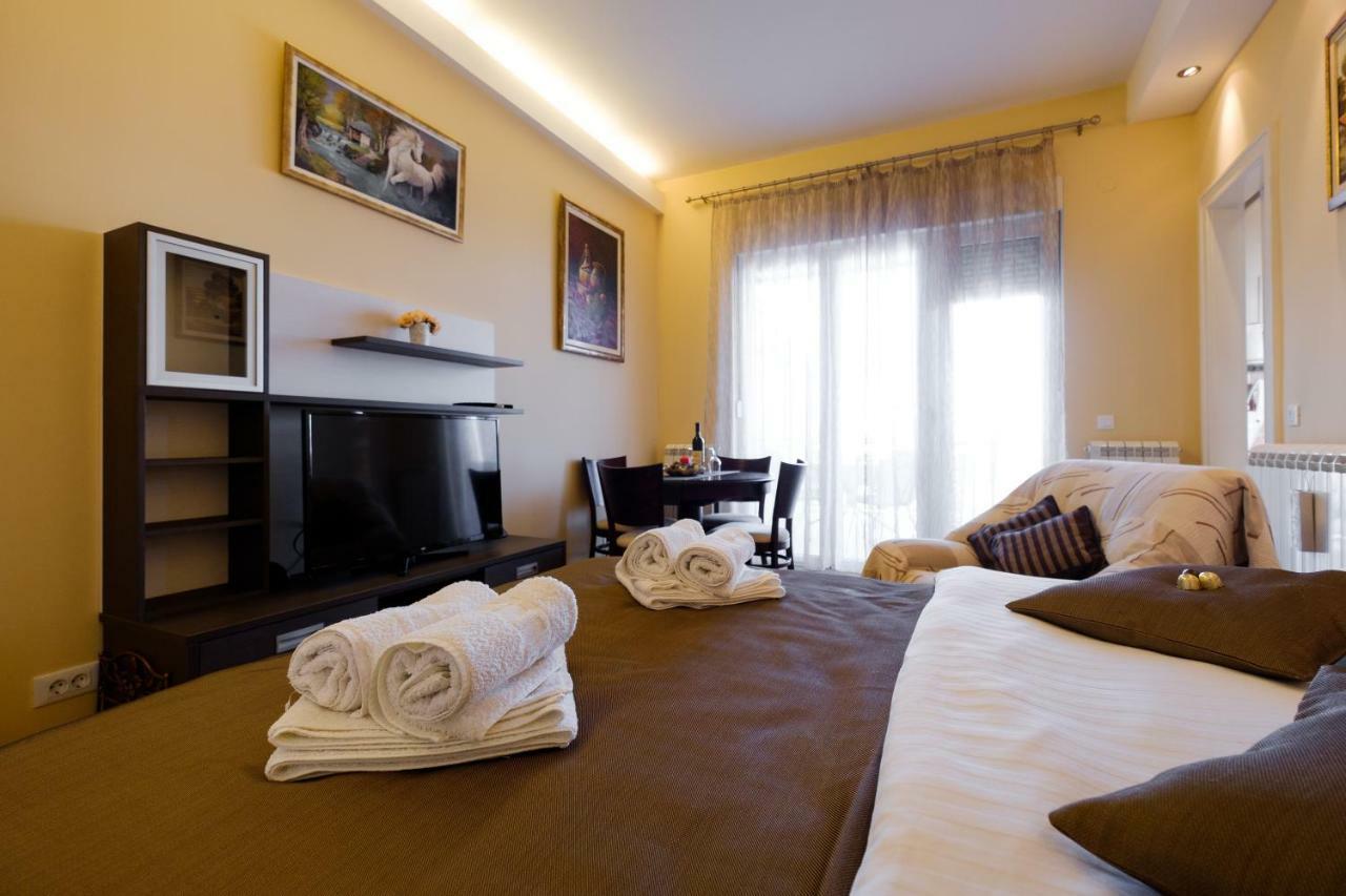 Jolie Apartment Belgrade Exterior photo